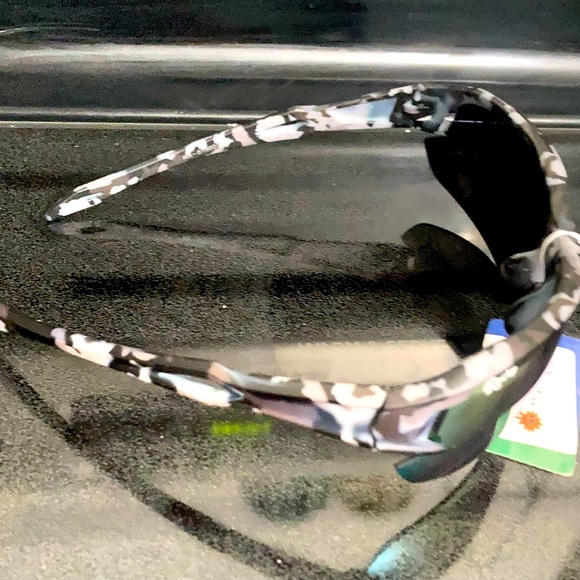 ⚜️NWT ‘ROCKY’ SPY OPTIC SUNGLASSES W/CITY CAMO DESIGN⚜️ - Picture 4 of 7